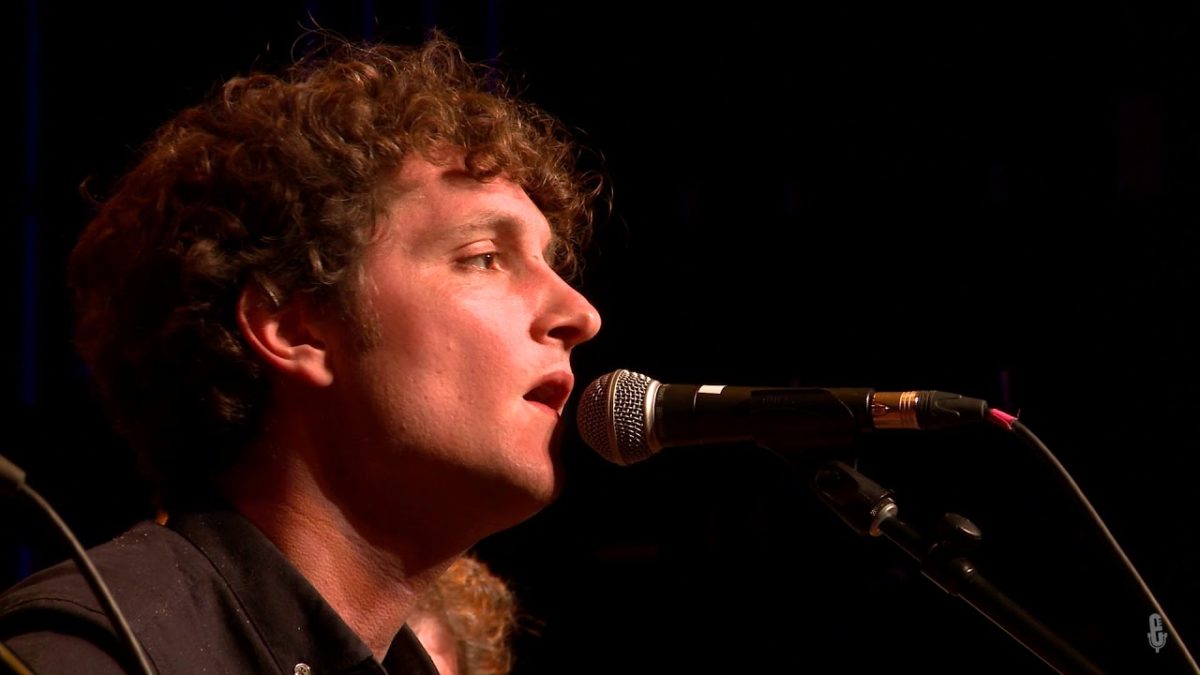 Sam Amidon - Weeping Mary (Live on eTown)