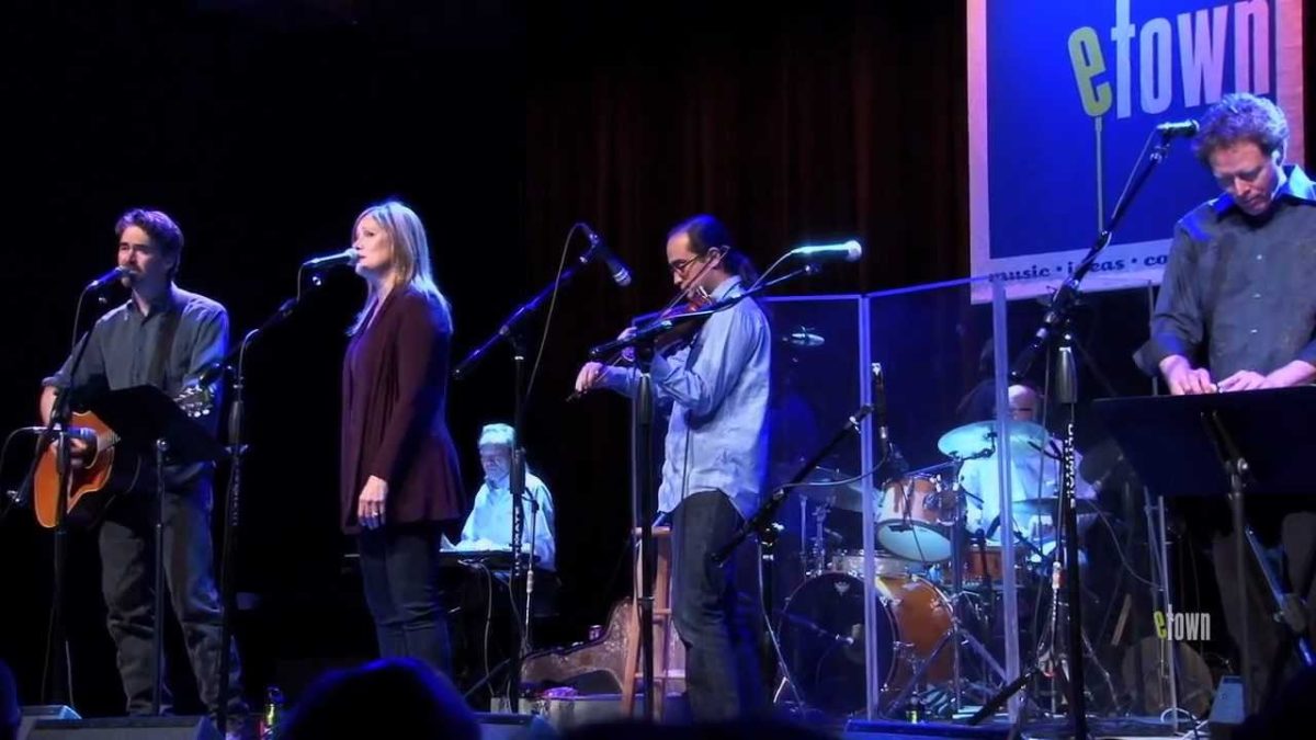 Slaid Cleaves - "Texas Love Song" (eTown webisode #350)