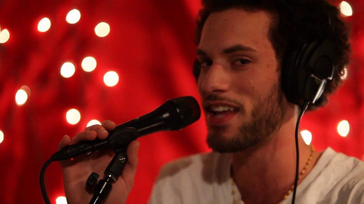 Sol - Dear Friends (Live on KEXP)