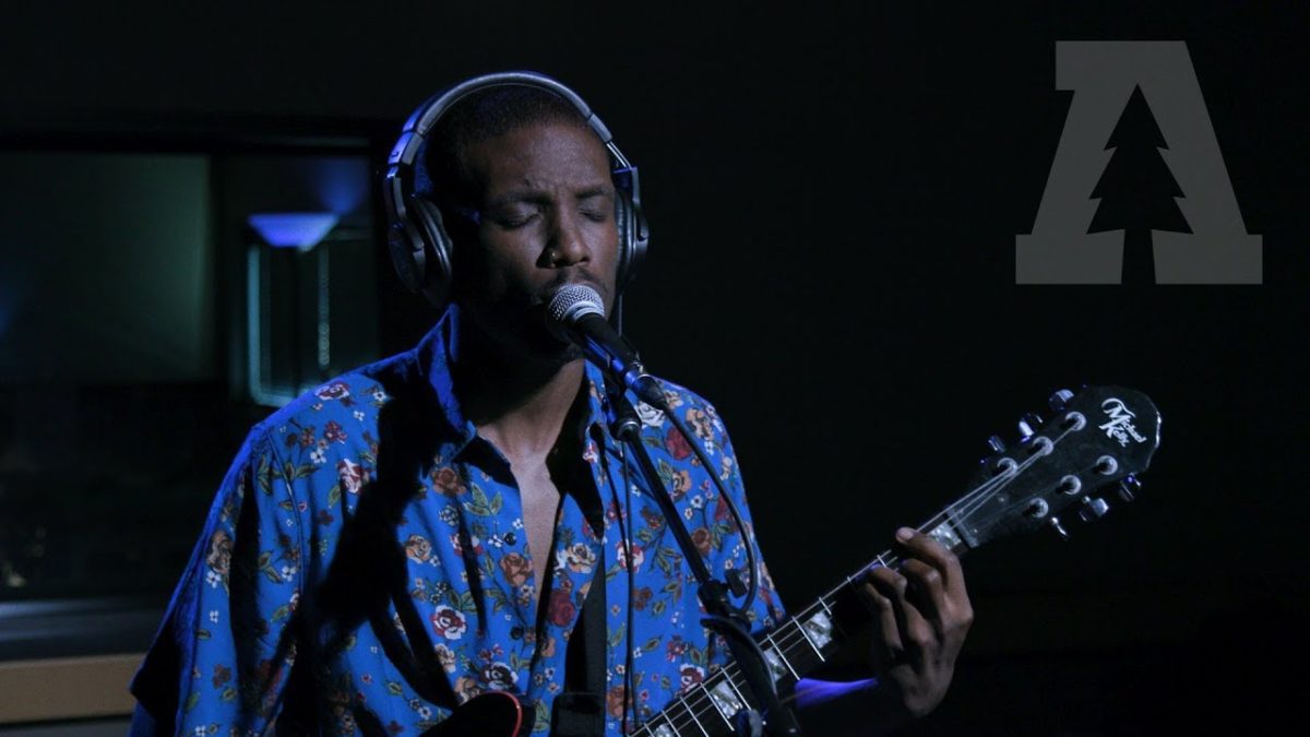 Solo Woods - Chasing My Light | Audiotree Live