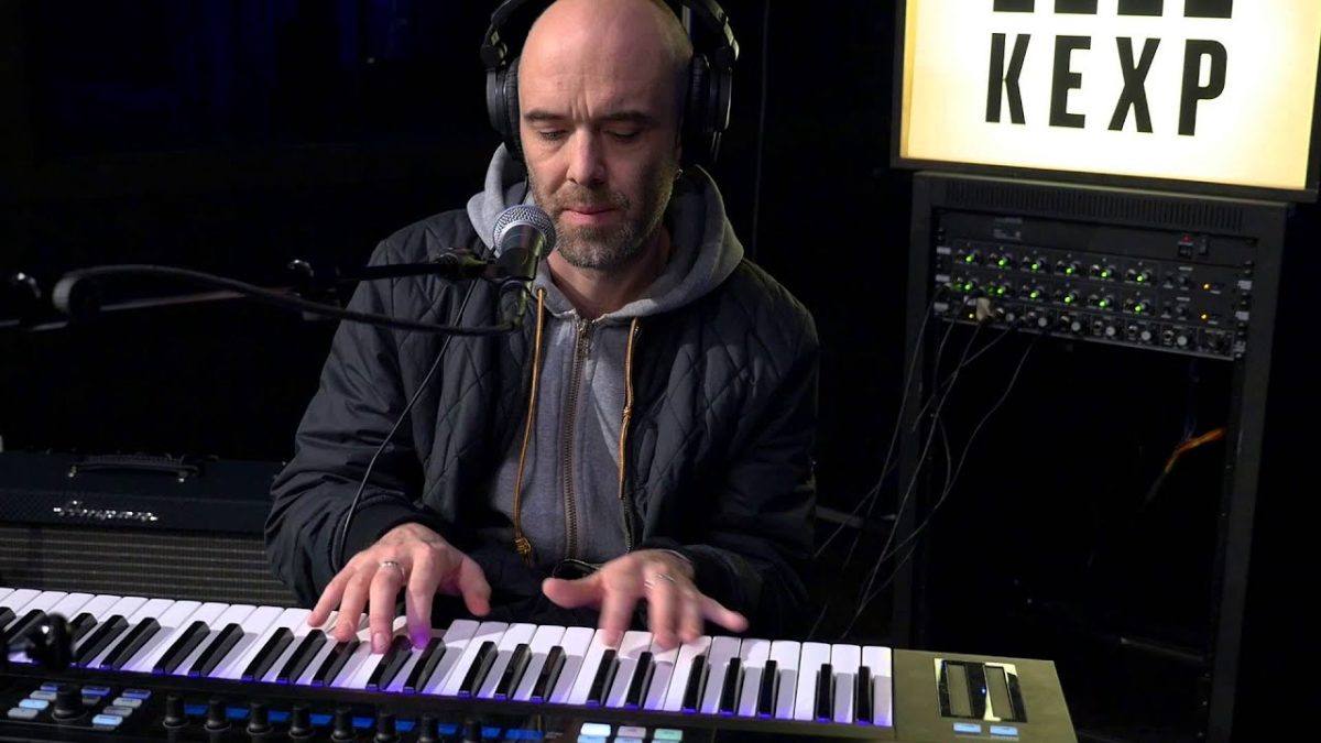 Super Furry Animals - Hello Sunshine (Live on KEXP)