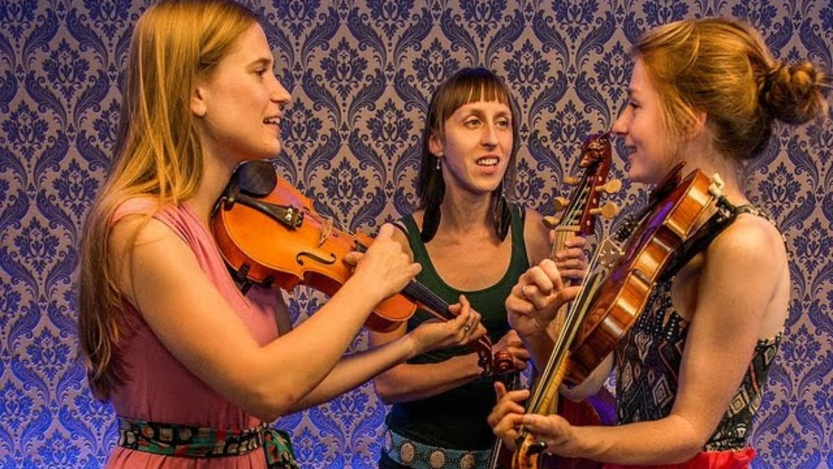 Sutari - Kupalnocka (Live on KEXP)