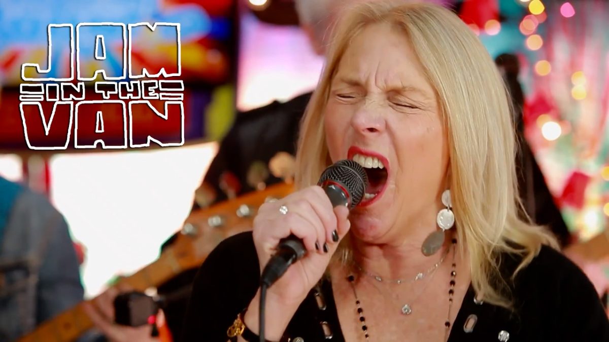 PEGI YOUNG AND THE SURVIVORS - "Trying to Live My Life Without You"(Live from JITV HQ 2017)