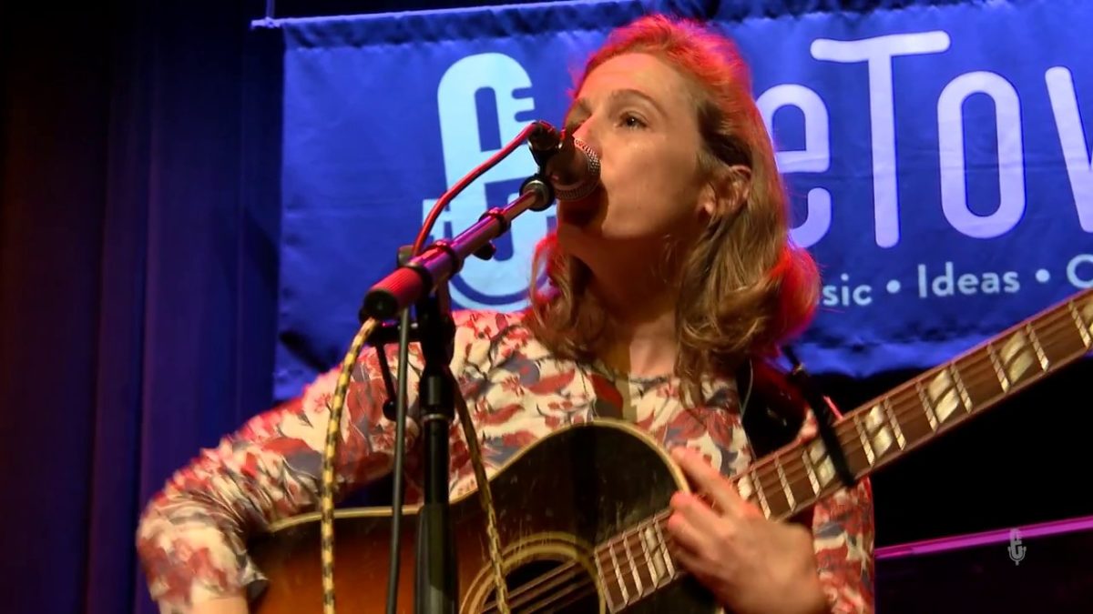 Tift Merritt - Dusty Old Man (eTown webisode #1216)