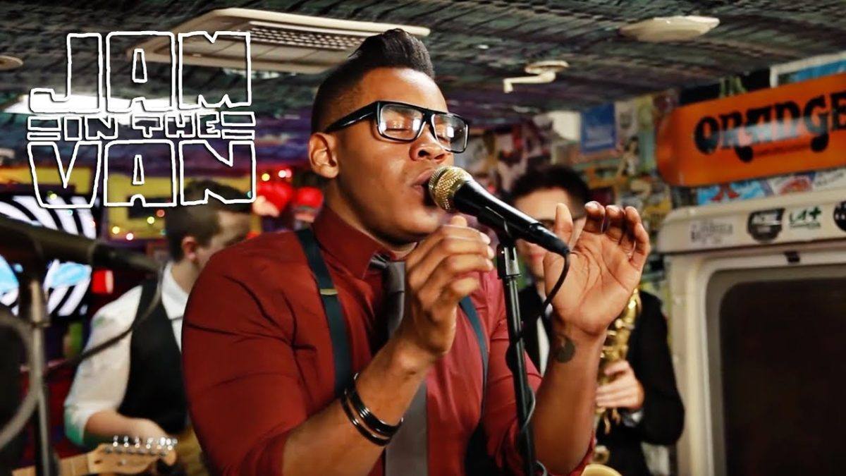 DESI VALENTINE - "Something Real" (Live at JITV HQ in Los Angeles, CA 2016) #JAMINTHEVAN