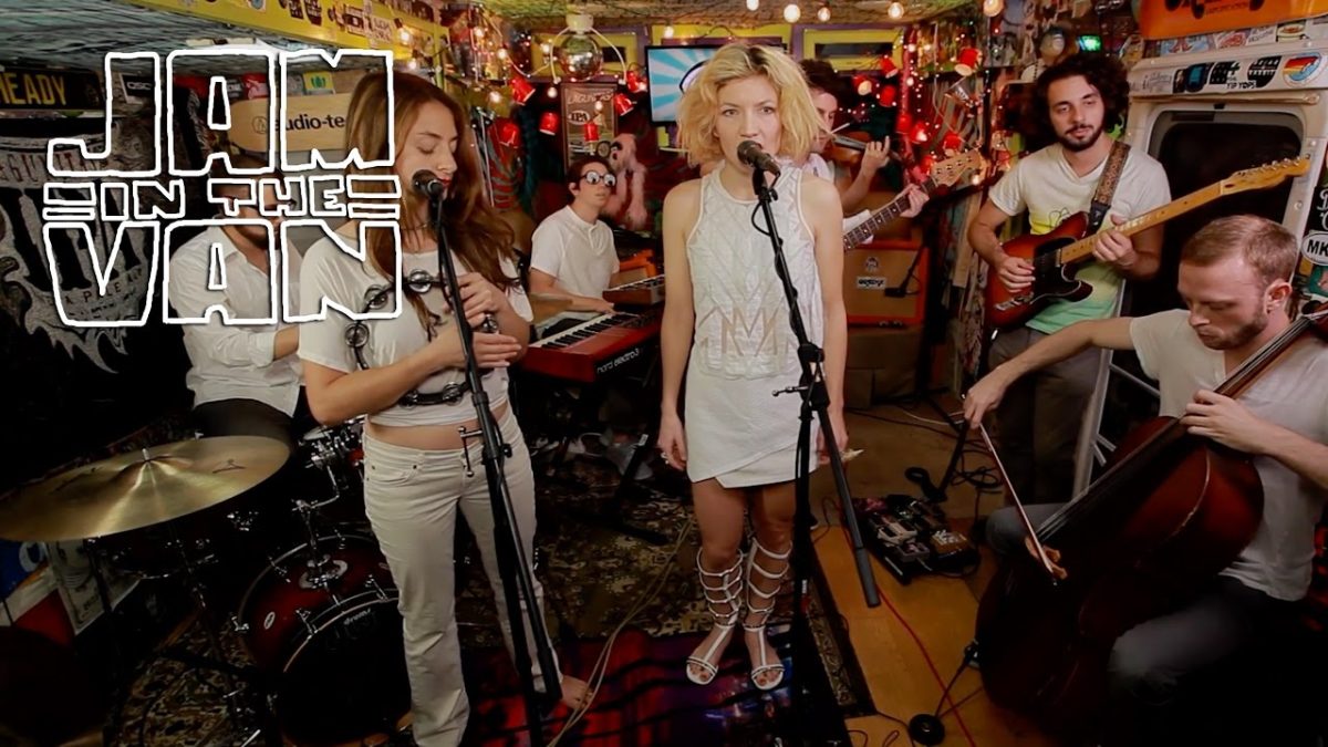 SUMEAU - "In the Valley" (Live at JITV HQ in Los Angeles, CA 2017) #JAMINTHEVAN