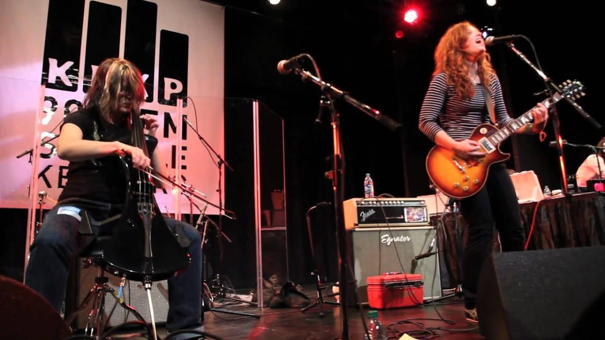 Visqueen - Hand Me Down (LIve on KEXP)