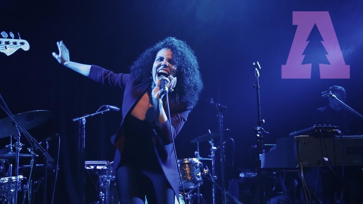 Xenia Rubinos - Just Like I - Live from Lincoln Hall