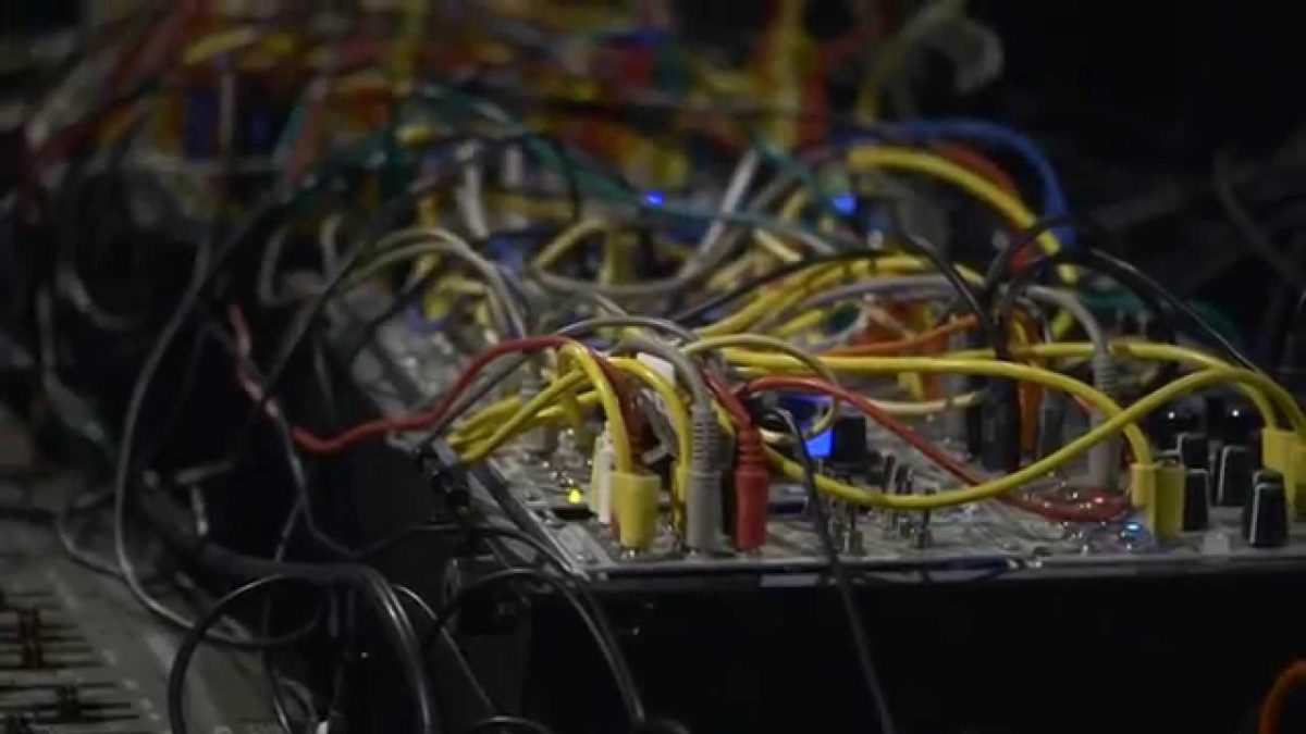 Xeno & Oaklander - The Staircase (Live on KEXP)