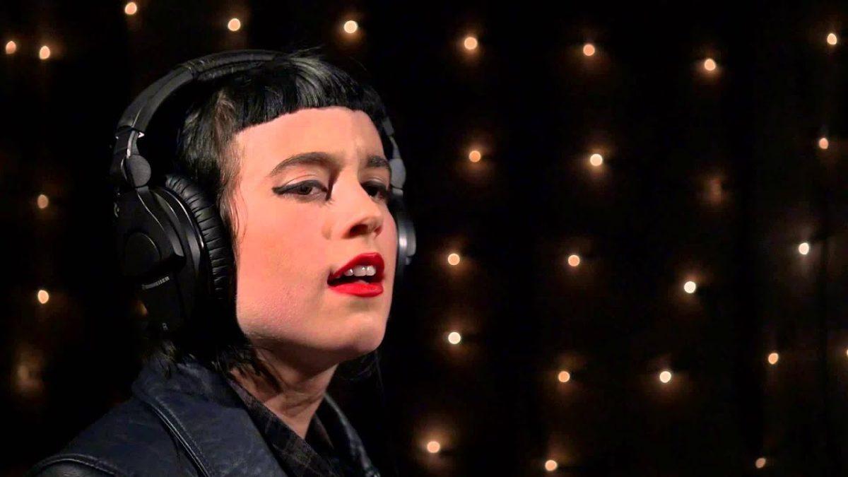 Youryoungbody - Smuther (Live on KEXP)