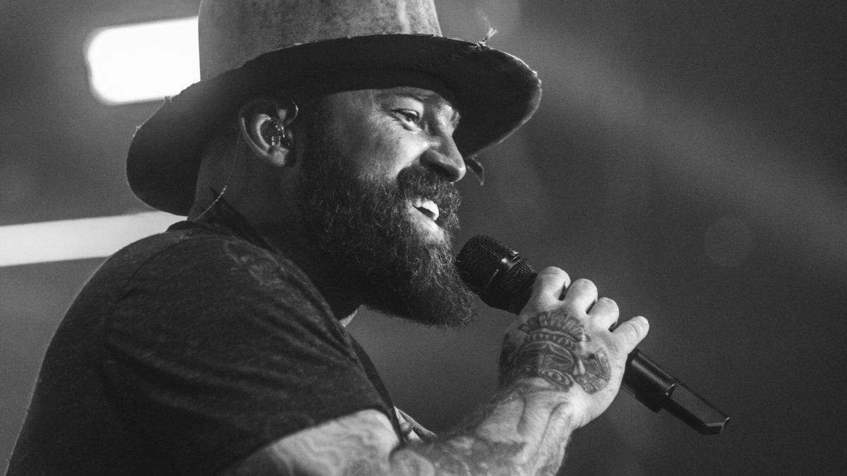 Zac Brown Premieres ‘Dream Sellin’’ Video
