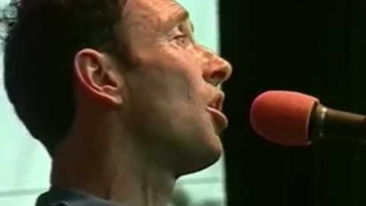 Jonathan Richman - I Was Dancing In The Lesbian Bar - 10/17/1998 - Shoreline Amphitheatre (Official)