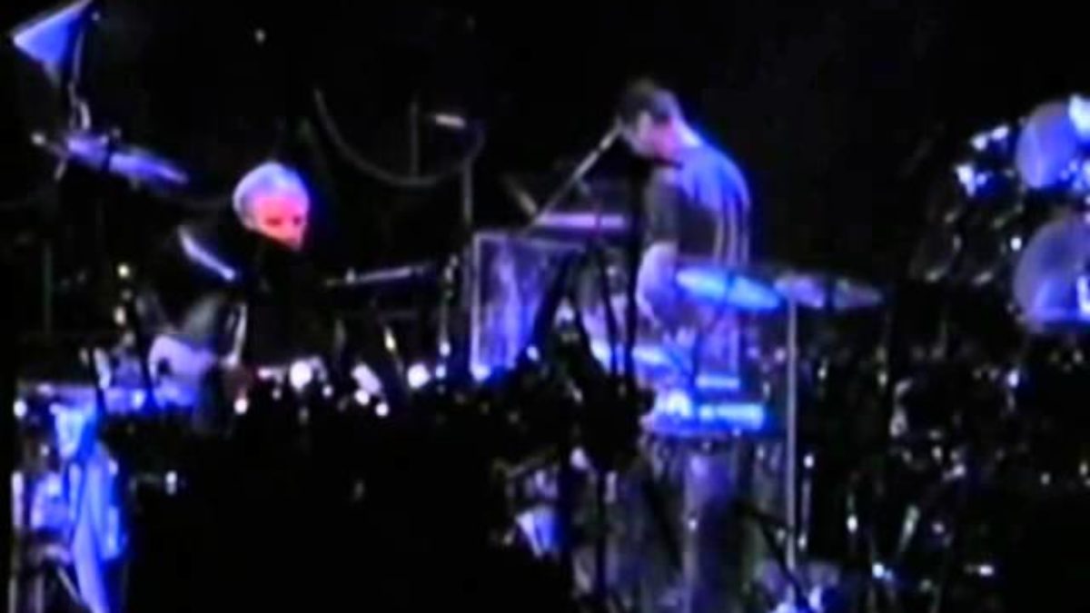end jam ~ drums ~ (2 cam) - Grateful Dead - 10-14-1994 Madison Square Garden, NY (set2-06)