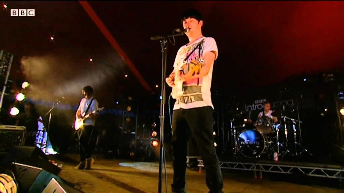 Two Wounded Birds perforfm My Lonesome on the BBC Introducing Stage at Glastonbury 2011