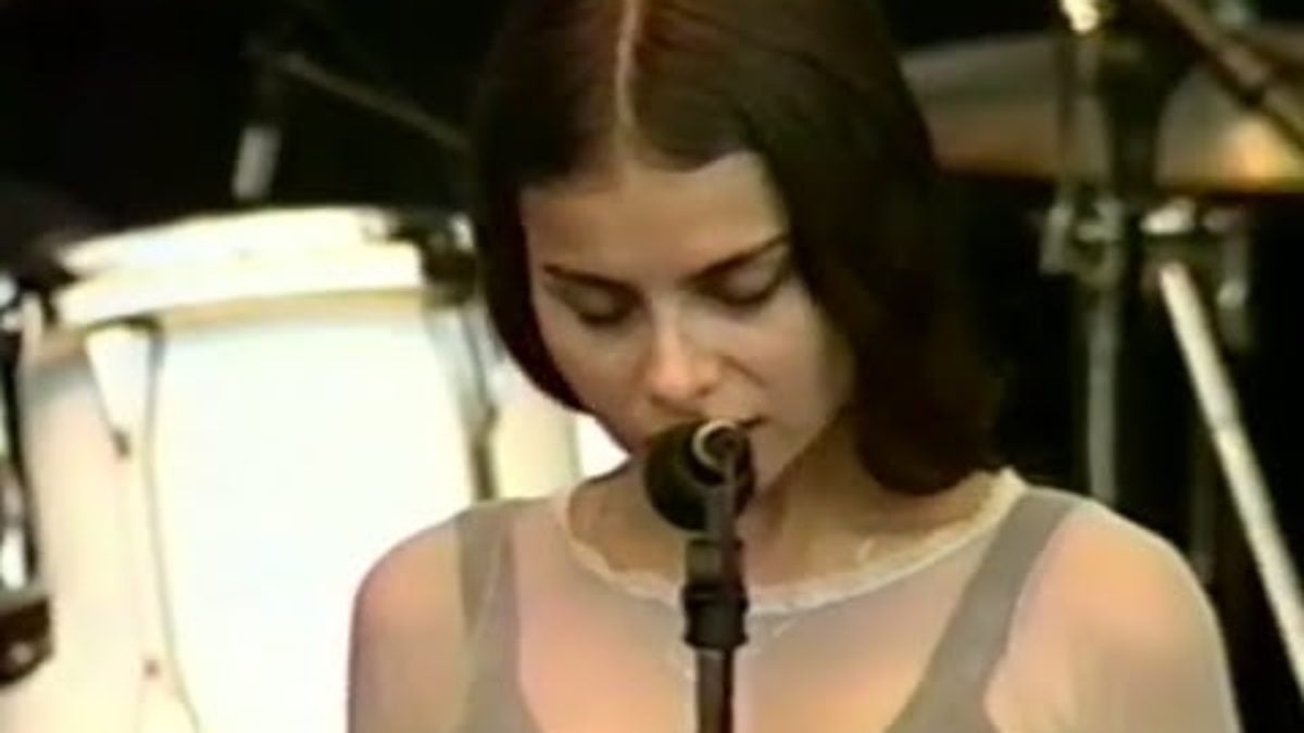Mazzy Star - Outro by Jerry Pompili - 10/2/1994 - Shoreline Amphitheatre (Official)