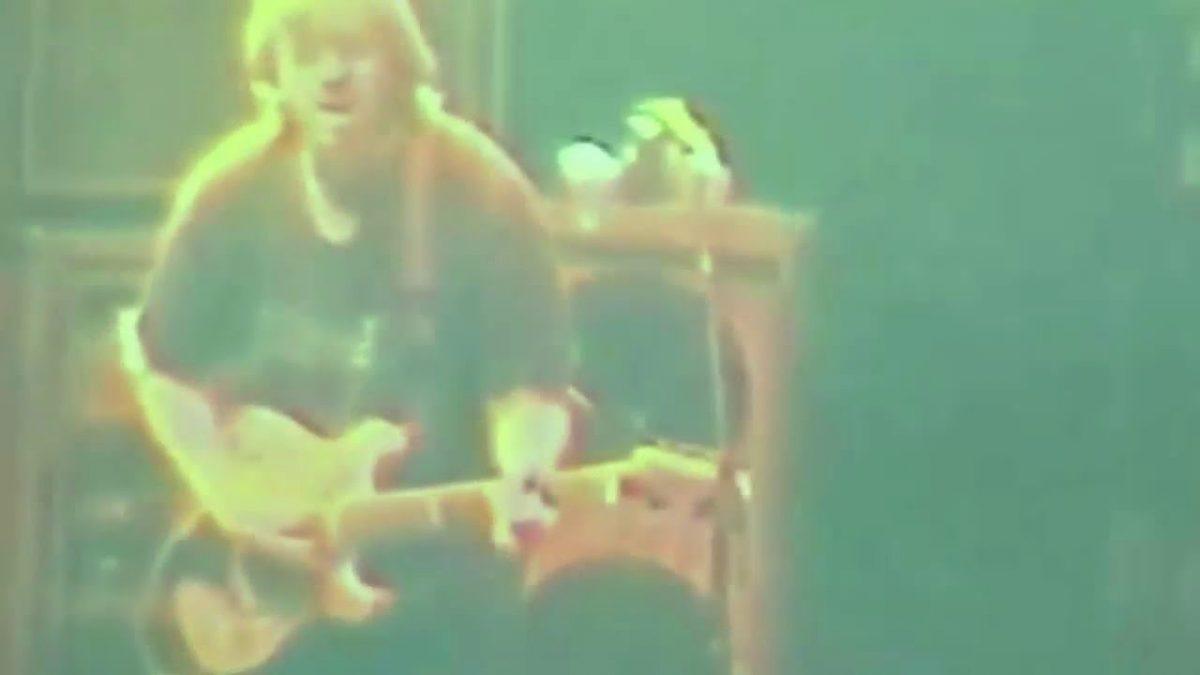 2.1 Phish - TWEEZABELLA (SBD) 12/6/97 - Auburn Hills, MI