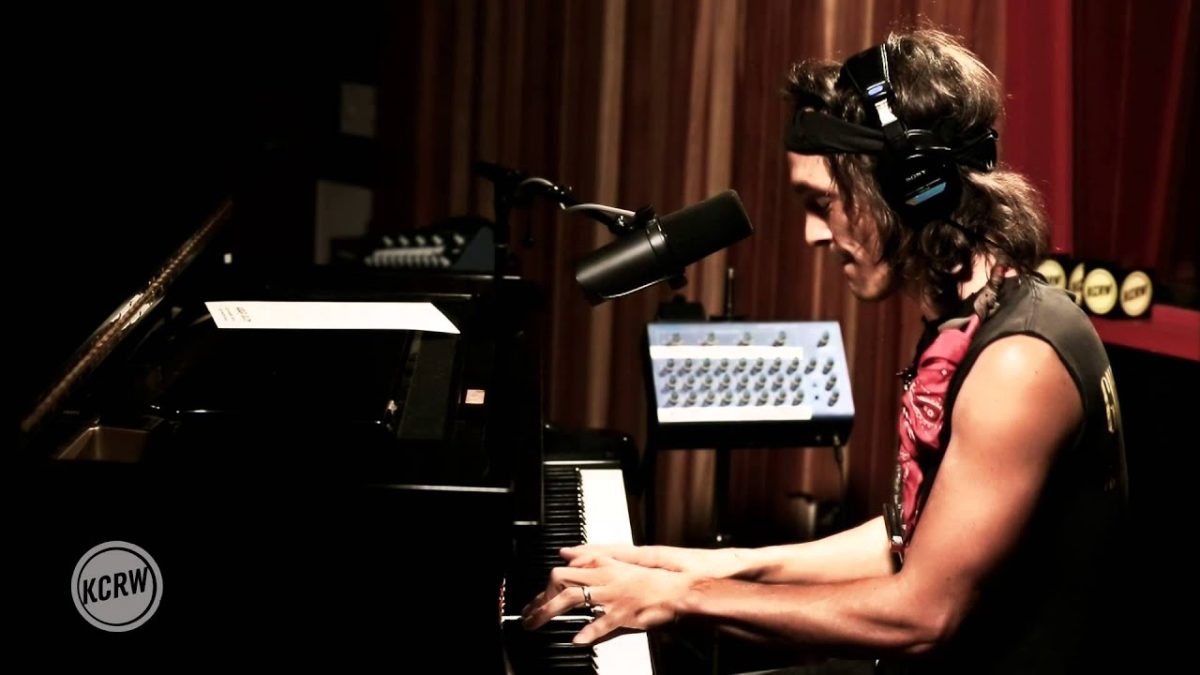 Aaron Embry performing "Raven's Song" Live on KCRW