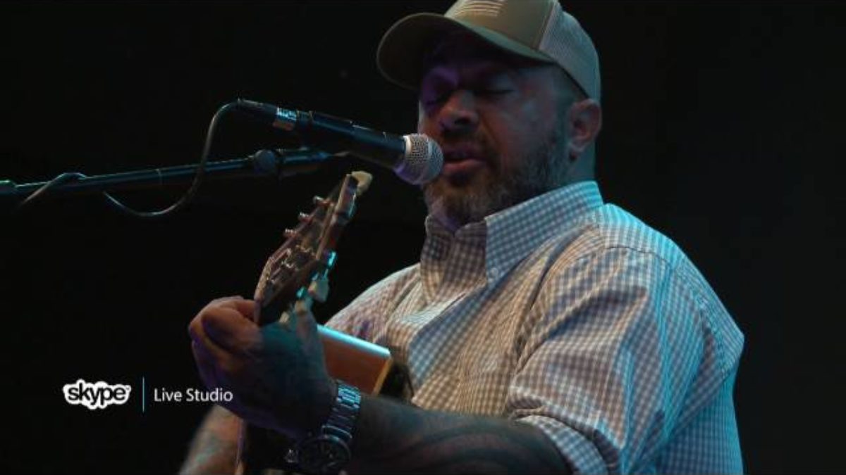 Aaron Lewis - Northern Redneck (98.7 THE BULL)