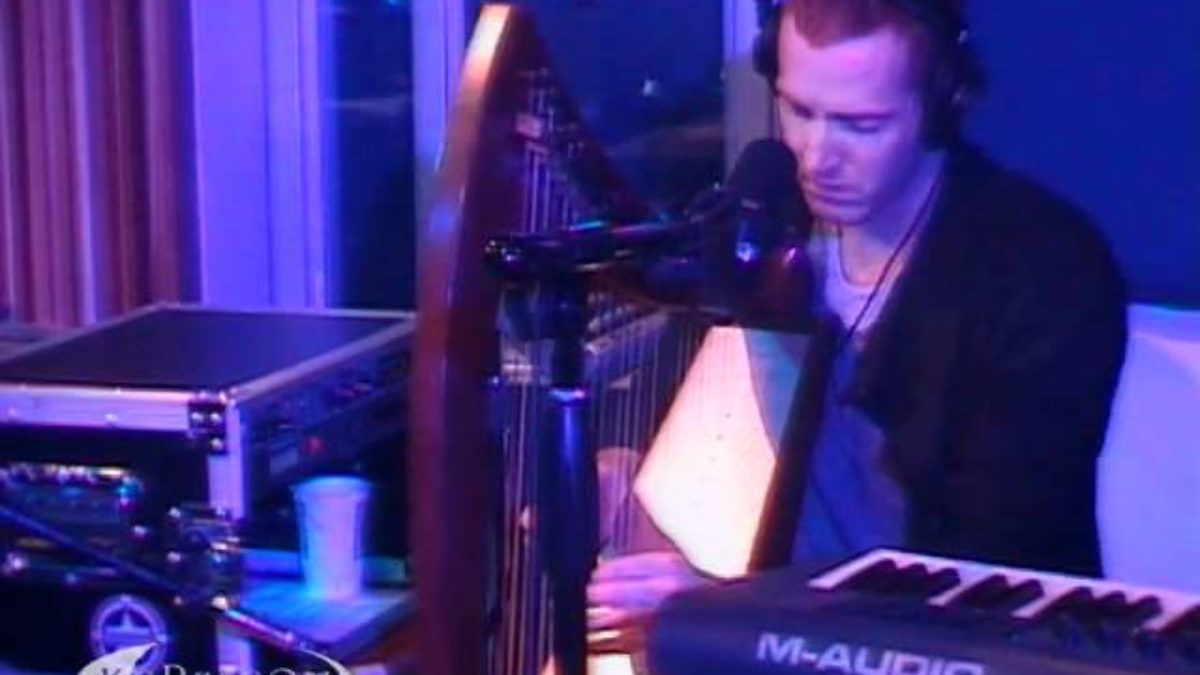 Active Child performing "High Priestess" on KCRW