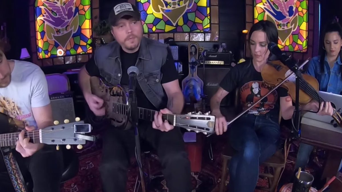 Jason Isbell & Amanda Shires Cover Neil Young’s ‘Unknown Legend’