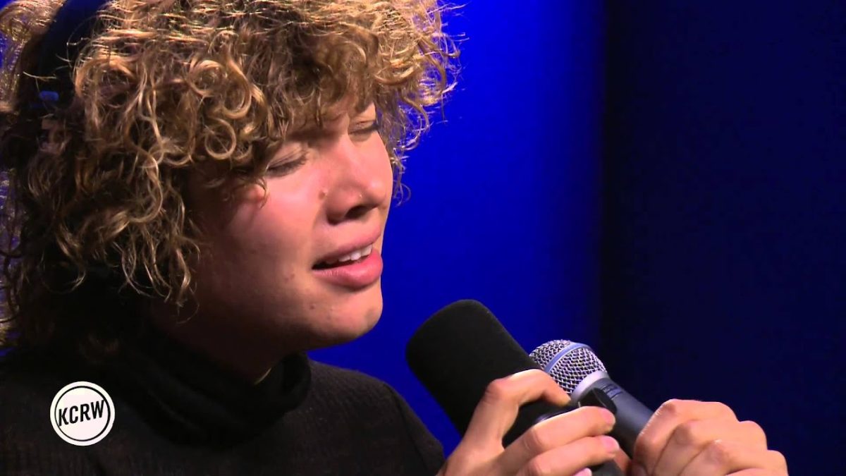 Amason performing "Paradis I Krisen" Live on KCRW