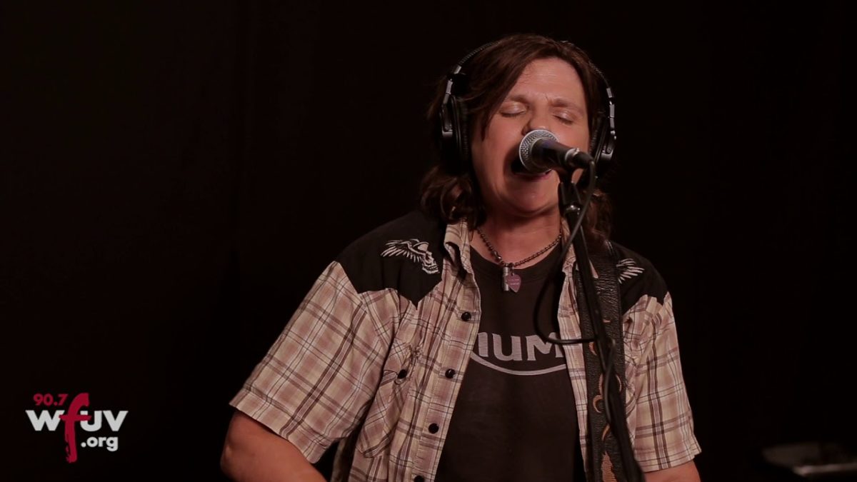 Amy Ray - "Sure Feels Good Anyway" (Live at WFUV)