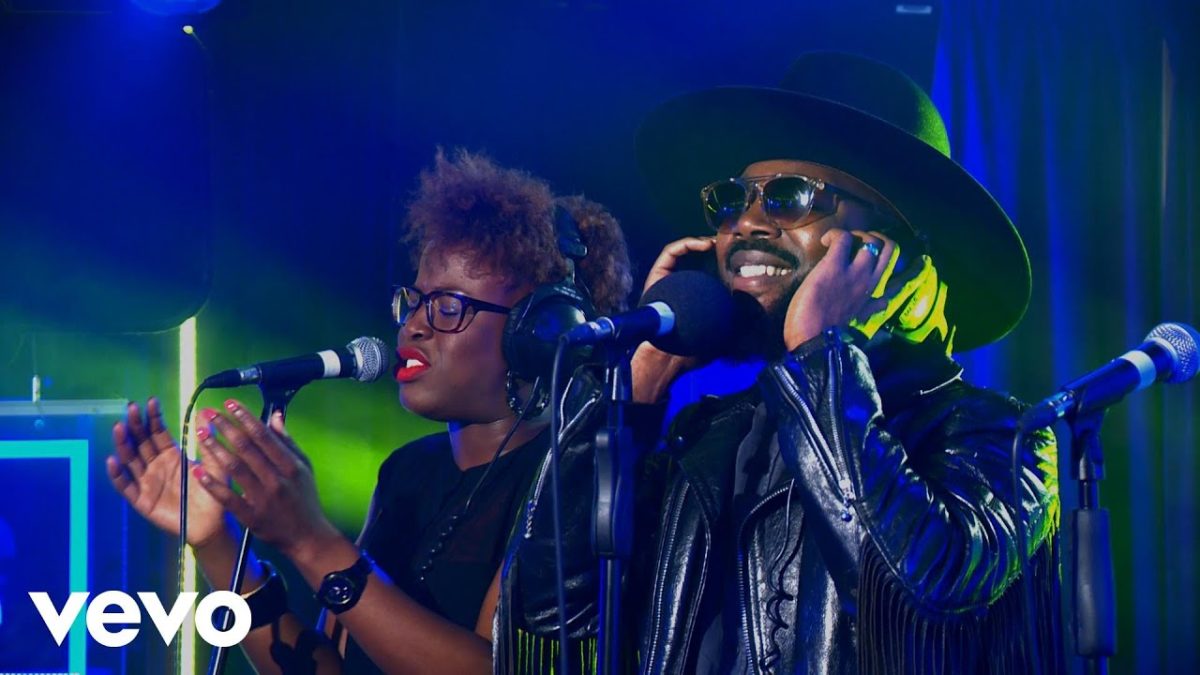Naughty Boy, Arrow Benjamin - Runnin' (Lose It All) ft Arrow Benjamin in the Live Lounge