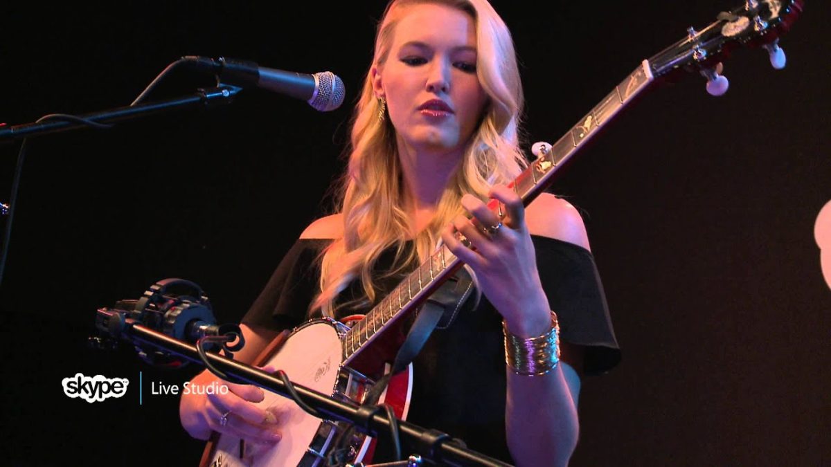 Ashley Campbell - Gentle On My Mind (98.7 THE BULL)