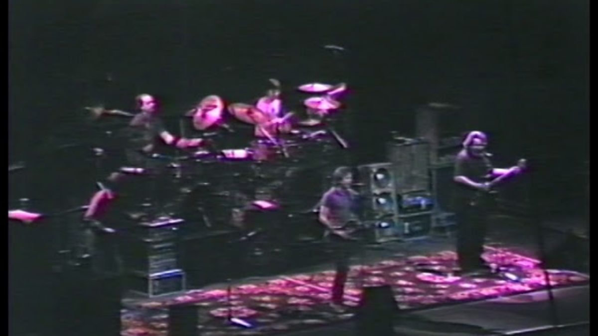 Grateful Dead Oakland Coliseum, Oakland, CA 12/31/85 1st Set Only Audience