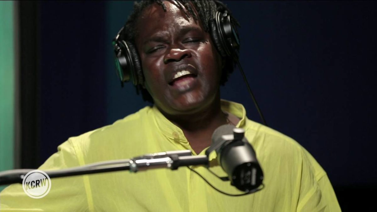 Baaba Maal performing "Kalaajo" Live on KCRW