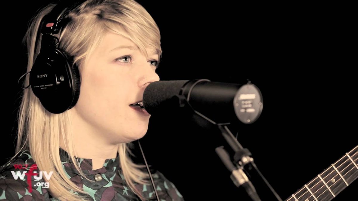 Basia Bulat - "Good Advice" (Live at WFUV)