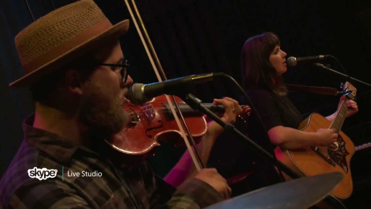 Beth Bombara - Long Dark Hallelujah (101.9 KINK)
