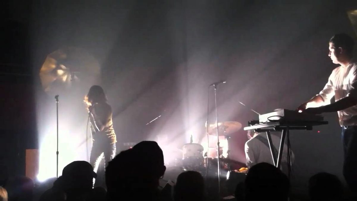 Blonde Redhead - 23 10/20/10 Newport, KY @ Southgate House
