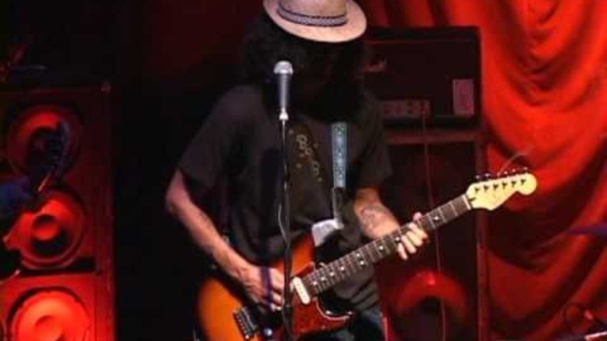 Brant Bjork and the Bros: "I Miss My Chick" Live 8/30/04 Newport, KY
