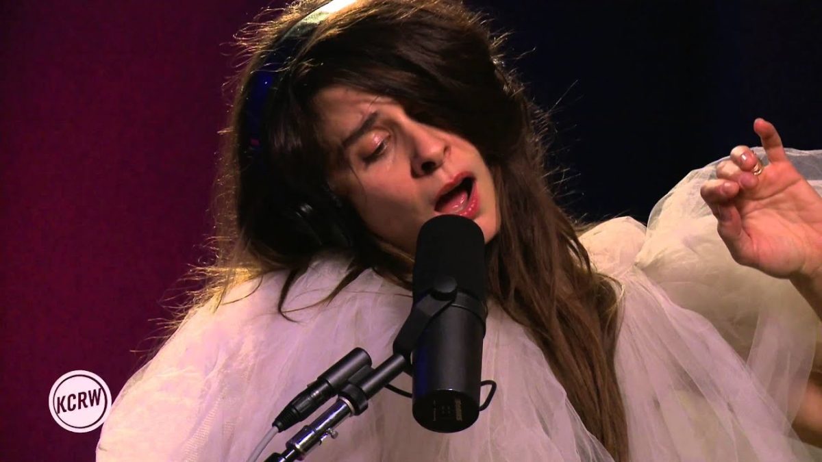 Brazilian Girls performing "Bala Bala" Live on KCRW