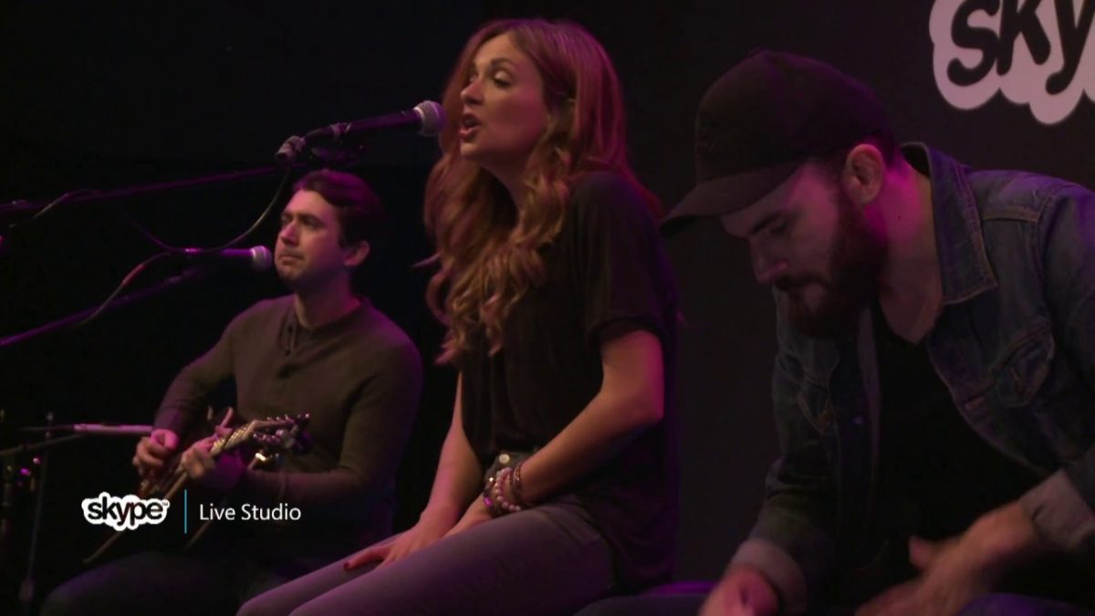 Carly Pearce - You're Doing It Right (98.7 THE BULL)
