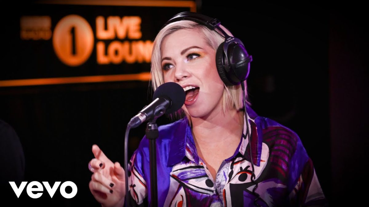 Carly Rae Jepsen - Now That I Found You in the Live Lounge