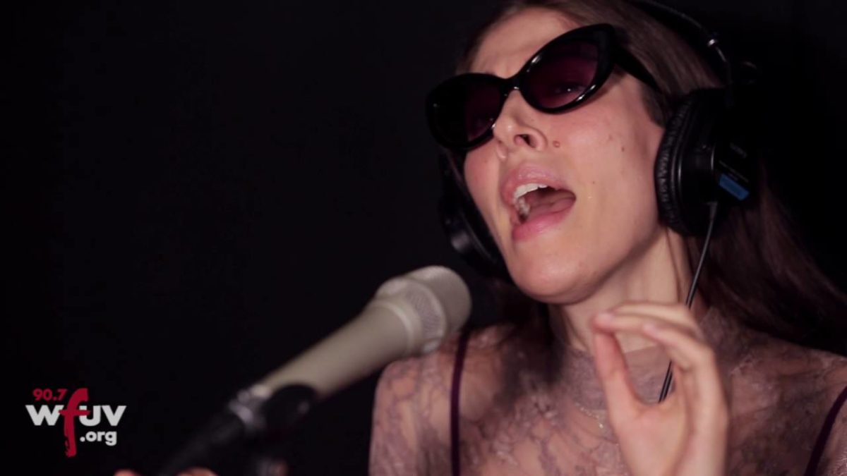 Chairlift - "Crying in Public" (Live at WFUV)