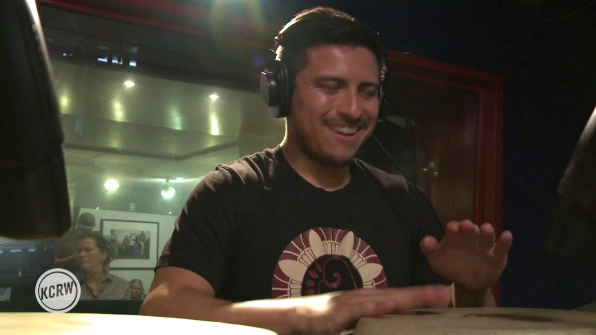 Chico Mann and Captain Planet performing "La Oscuridad" Live on KCRW