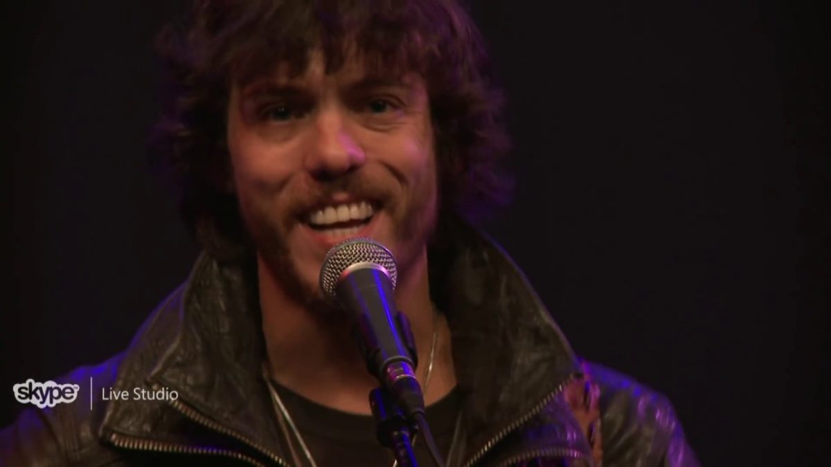 Chris Janson - Buy Me a Boat (98.7 THE BULL)