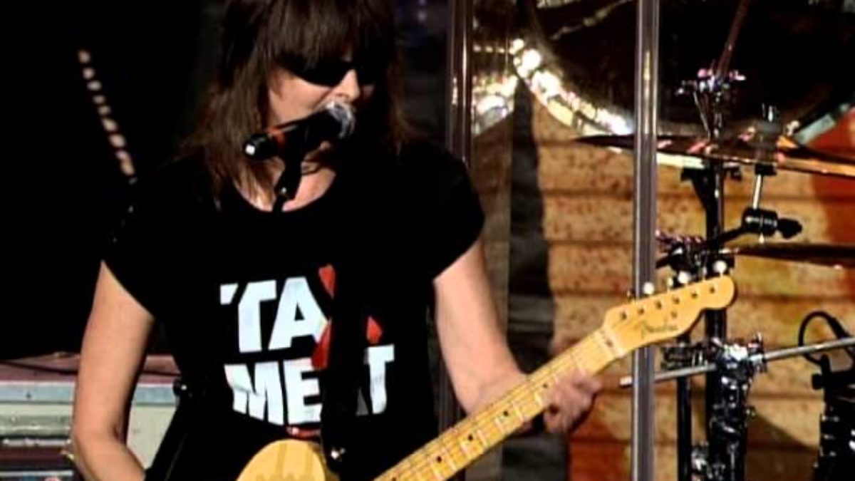 Chrisse Hynde and the Pretenders - Love's a Mystery (Live at Farm Aid 2008)