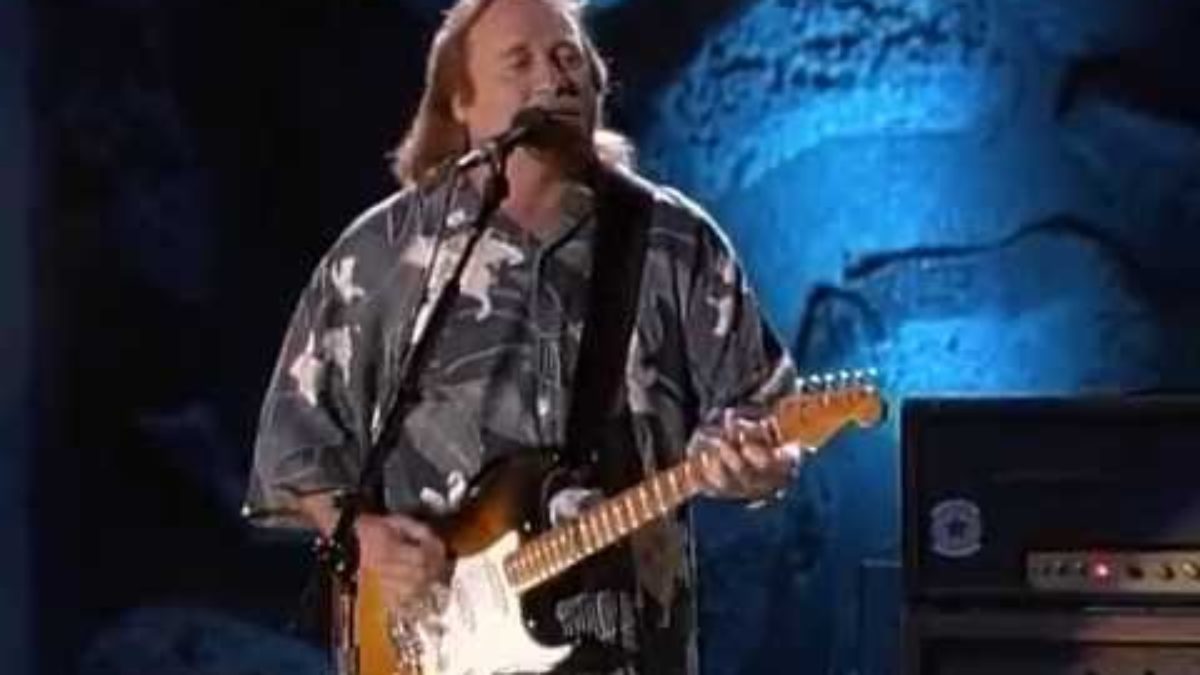 Crosby, Stills, Nash & Young - Love the One You're With (Live at Farm Aid 2000)