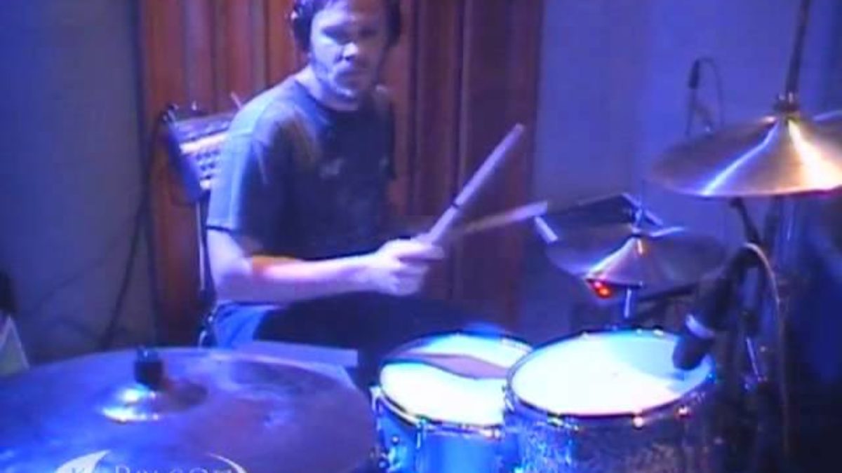 CSS performing "Let's Make Love & Listen To Death From Above" on KCRW