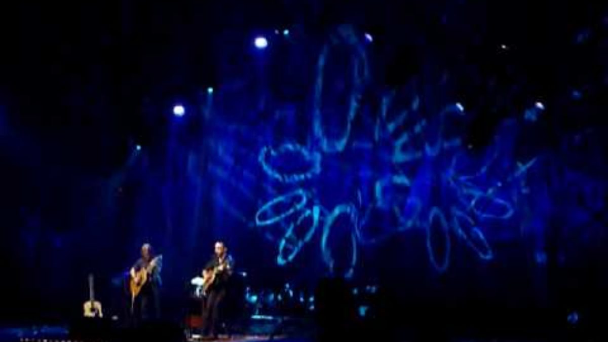 Dave Matthews and Tim Reynolds perform "Oh" in Las Vegas on 12/12/09