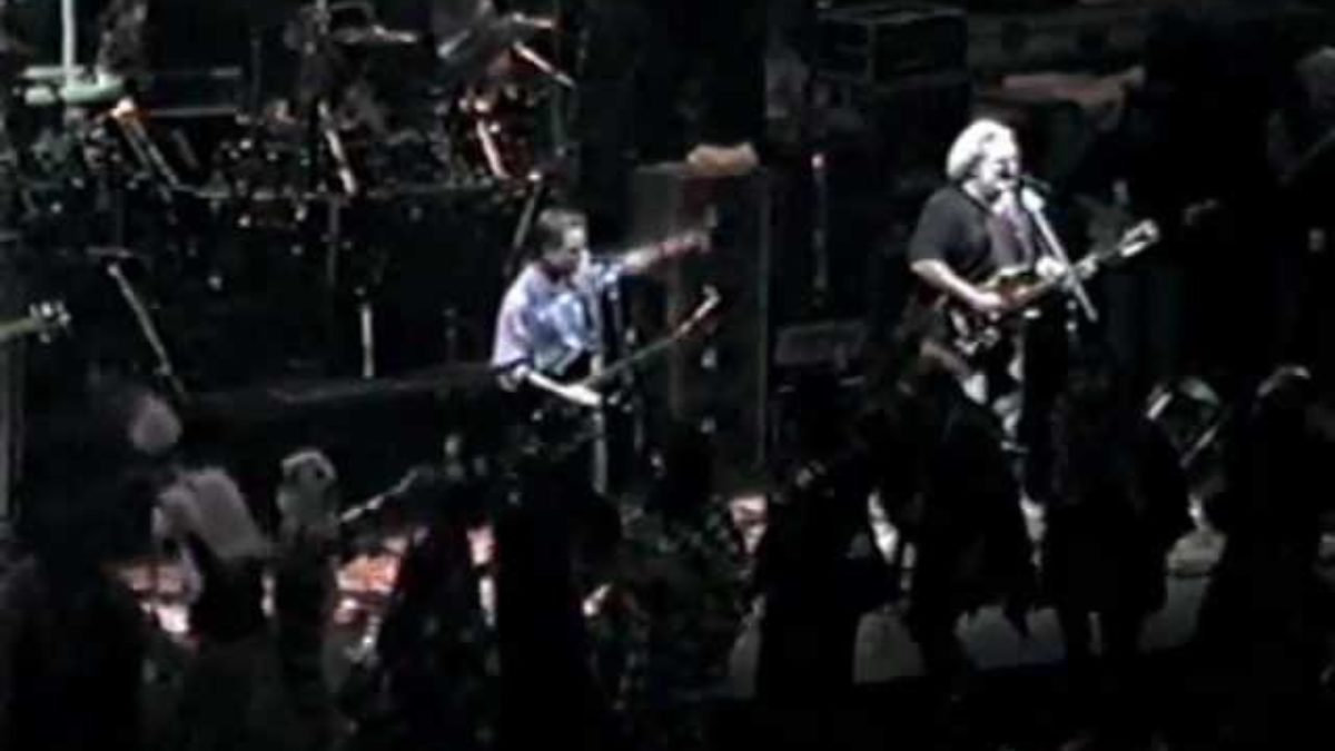 Mardi Gras Parade ~ Aiko ~ Women Smart (3 cam) - Grateful Dead - 2-27-1990 Oakland, Ca. (LoloYodel)