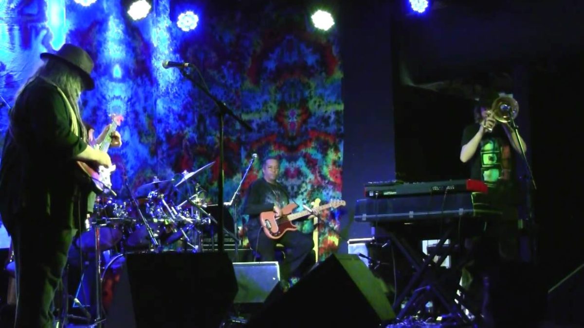 7 Walkers 3/31/11 Death Don't Have No Mercy (Bill Kreutzmann, George Porter Jr, Papa Mali) (HD)
