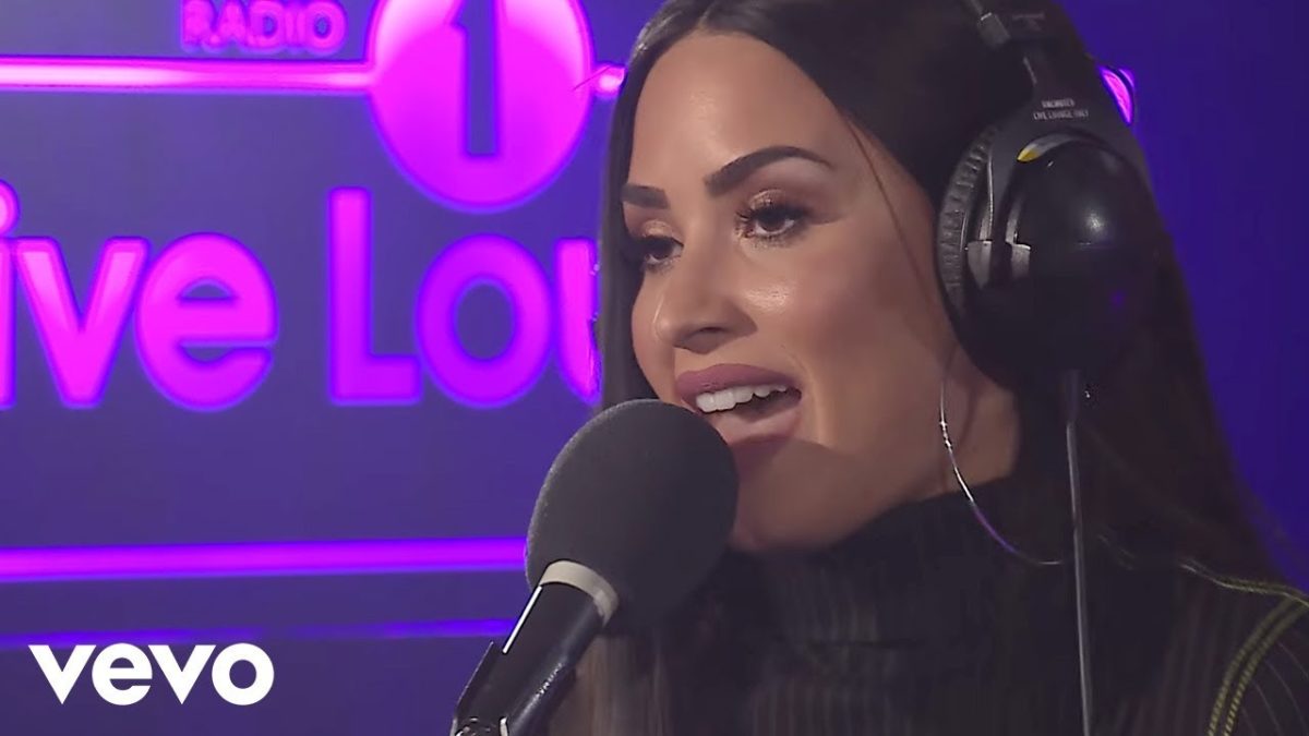 Demi Lovato - Sorry Not Sorry (in the Live Lounge)