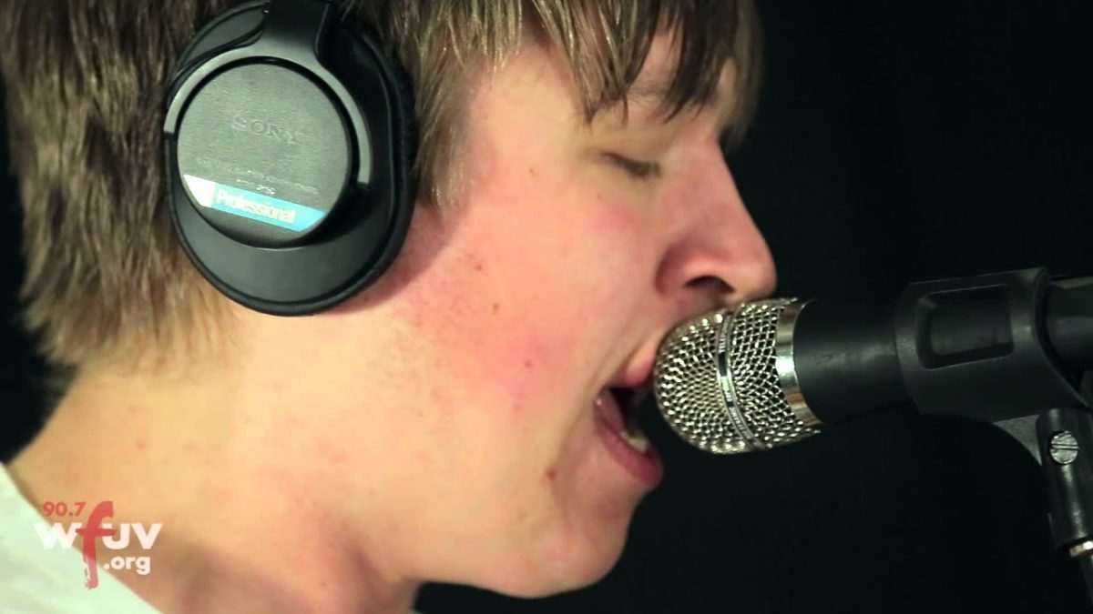 Drenge - "Side By Side" (Live at WFUV)