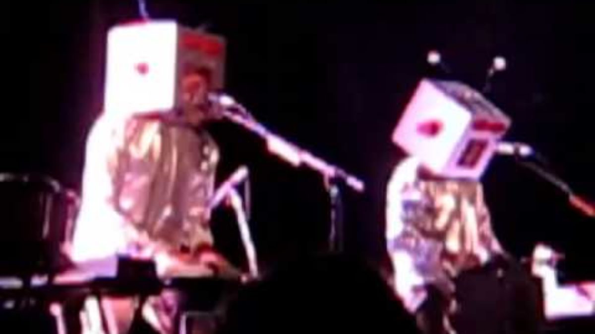 Flight Of The Conchords - Too Many Dicks On The Dancefloor - Upper Darby, PA - 4/18/2009 (late show)