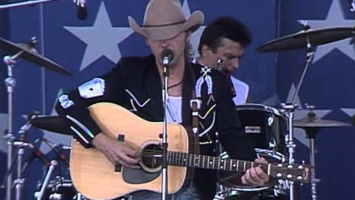 Dwight Yoakam - It Won't Hurt (Live at Farm Aid 1986)